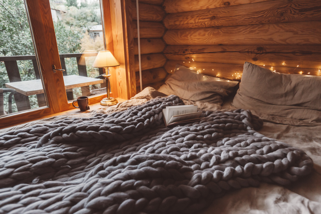 Cozy Winter Weekend in Log Cabin